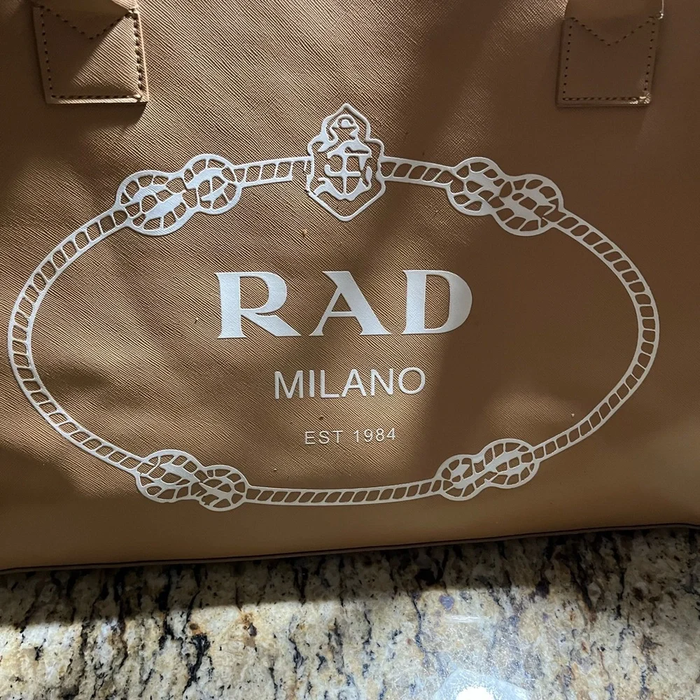 LA/TC Milano Elegant Tan vegan bag in good condition